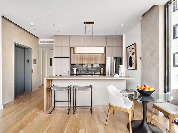 3rd image of 508 Waverly Ave #3