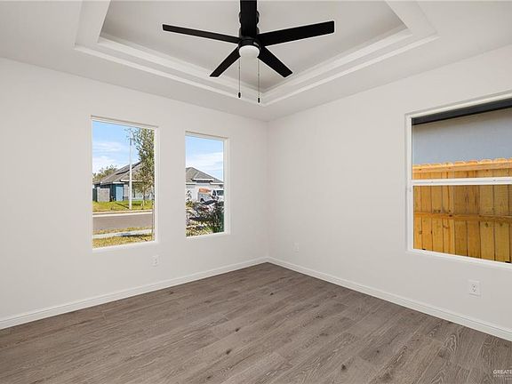 5th image of 517 W La Pointe Ave