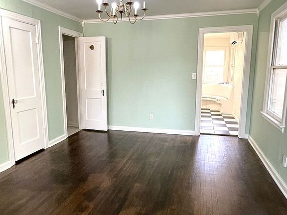 4th image of 2229 N Gatewood Ave #2231