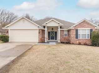507 S 14th St, Lavaca, AR 72941