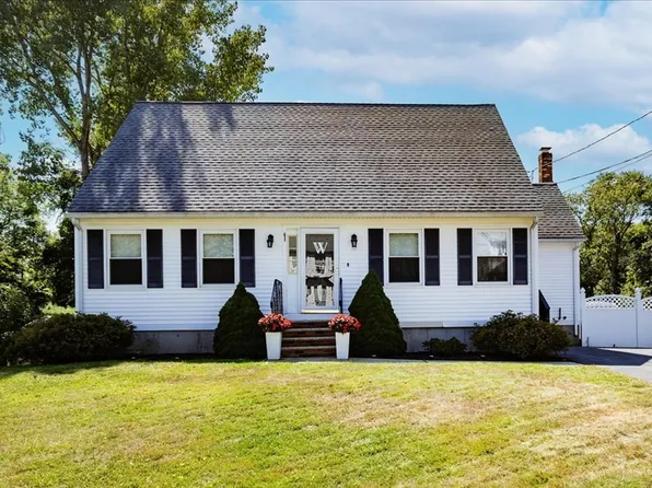 42 Clark St, Salem, MA 01970