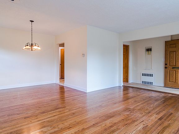 3rd image of 250-64 42nd Ave