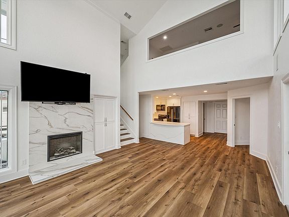 3rd image of 407 Isles End Rd