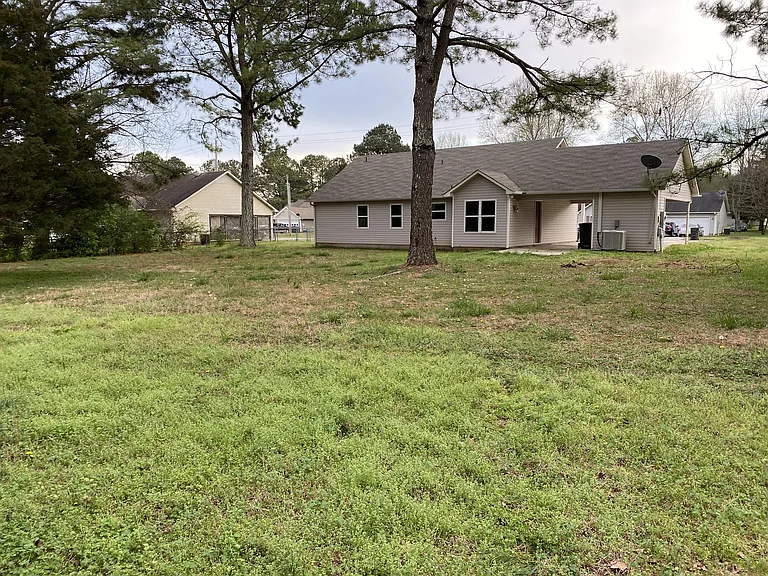 107 Ann Bradley Dr — Photo 18
