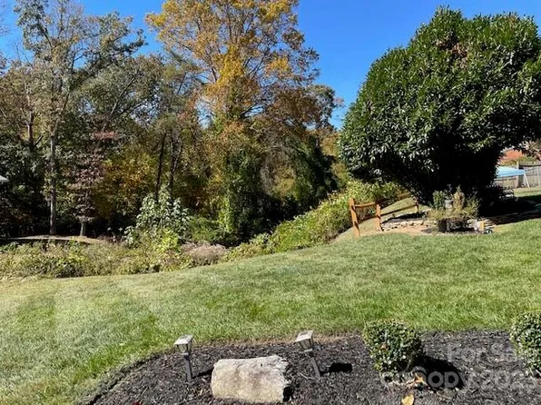 99999 Haith Dr, Asheville, NC 28801