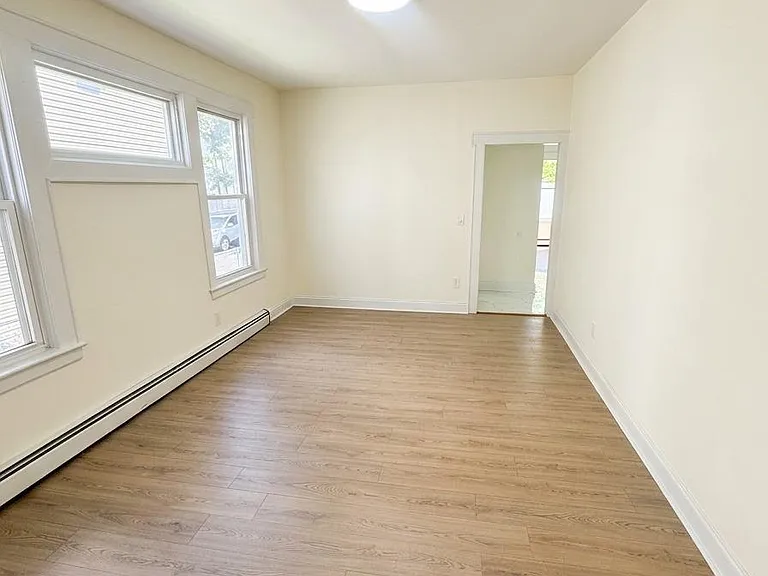 186 Isabella Ave #1 — Photo 7