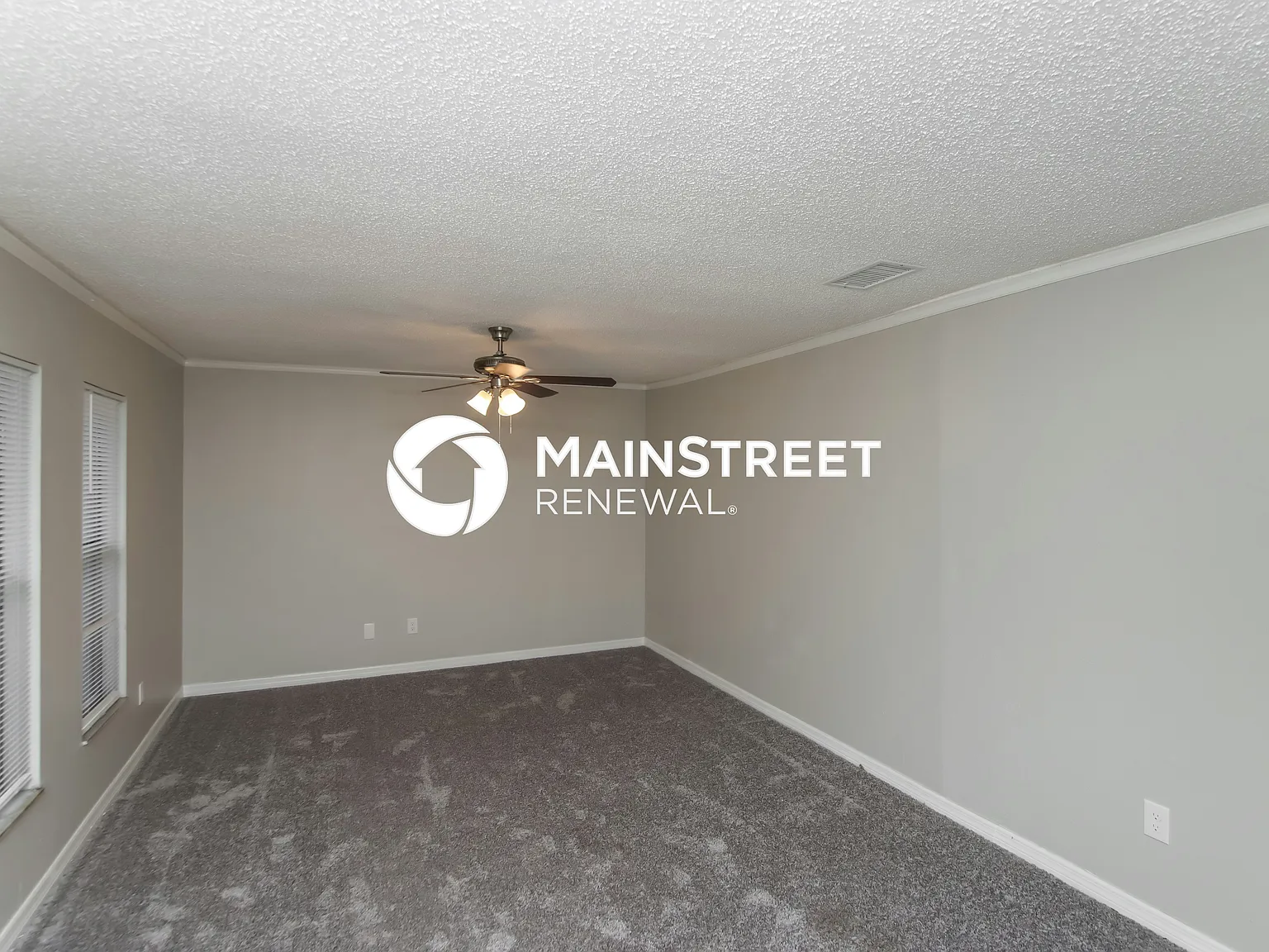 907 Algardi St SE — Photo 3