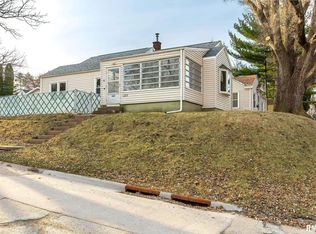 3301 11th St, Rock Island, IL 61201