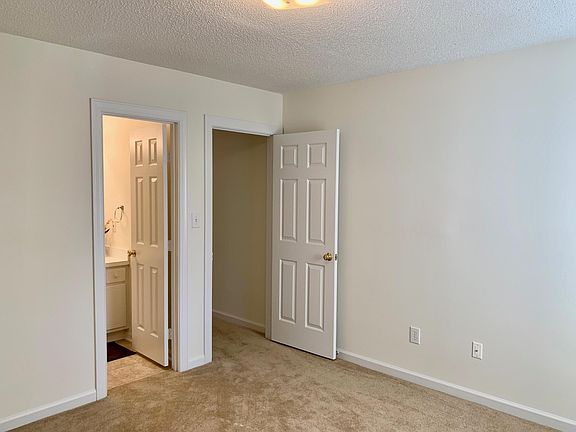 4th image of 1026 Deerchase Dr