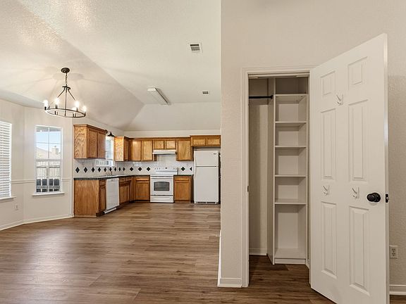 5th image of 2304 Sandstone Dr
