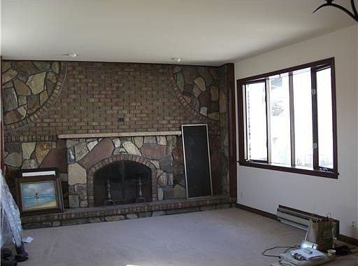 2nd image of 208 S Main St Unit 1