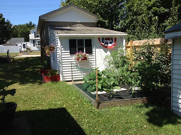 4th image of 216 Millbury Ave