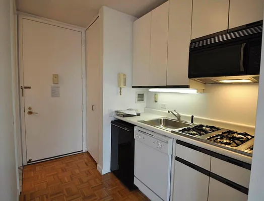 Rented by FirstService Realty (legacy) | media 9