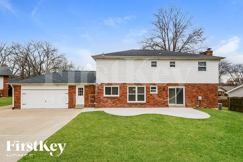 4 bed, 2.5 bath, 3100 sqft, $3,760 — Photo 1