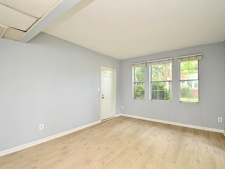 1802 Lee Hwy #93 — Photo 5