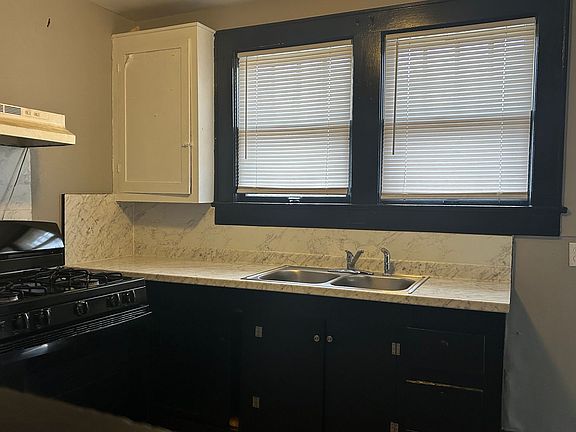 2nd image of 1417 W 11th St