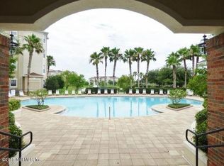 7801 Point Meadows Dr, Jacksonville, FL 32256