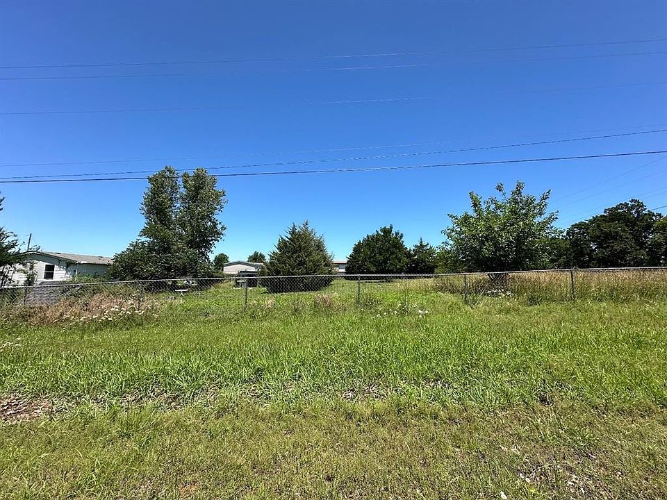 2nd image of 49 Country Creek Dr