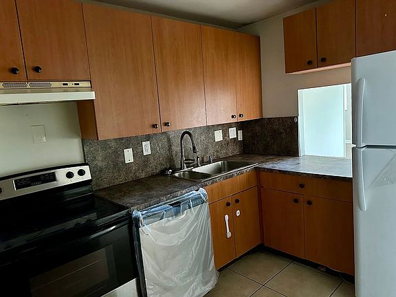 4th image of 961 NW 45th St APT 6