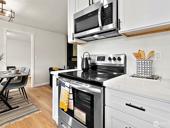 3rd image of 12404 213th Avenue E