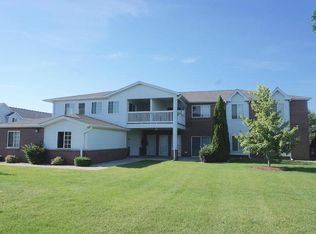 858 Boulder Trl, Racine, WI 53406