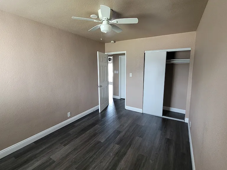 1308 W 83rd St — Photo 11