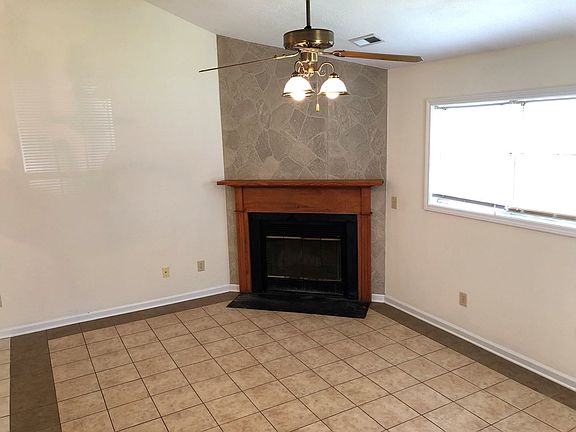 2nd image of 3814 Fawn Creek Dr
