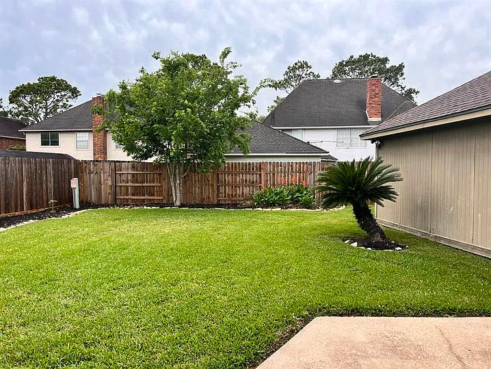 2104 Bay Hill Dr — Photo 35