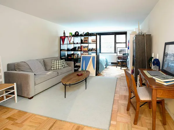 130 East 18th Street image 1 of 5