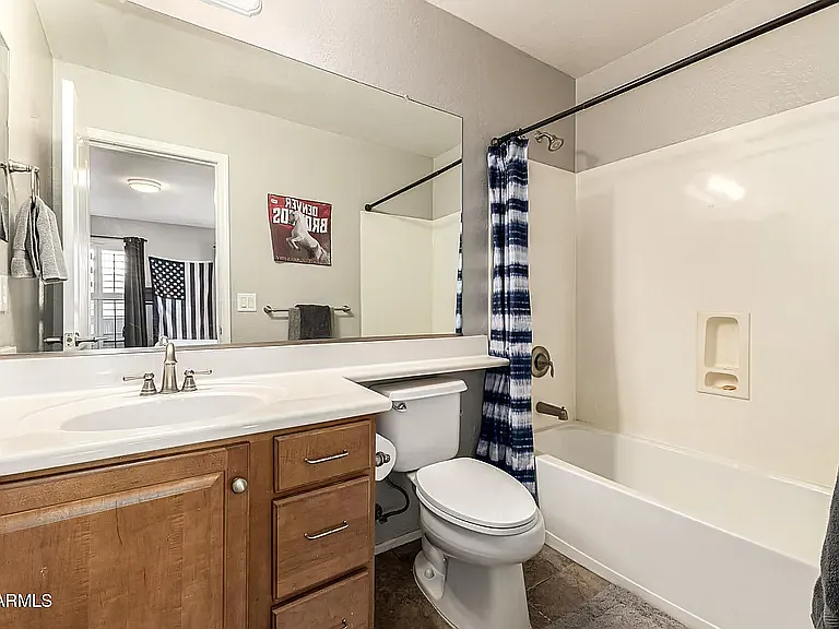 2858 E Shannon St — Photo 19