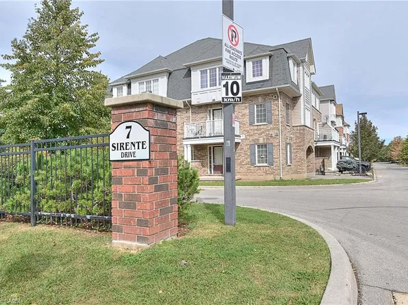 7 Sirente Dr #34, Hamilton, ON L9A 0B4