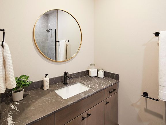 1 Bedroom Bathroom
