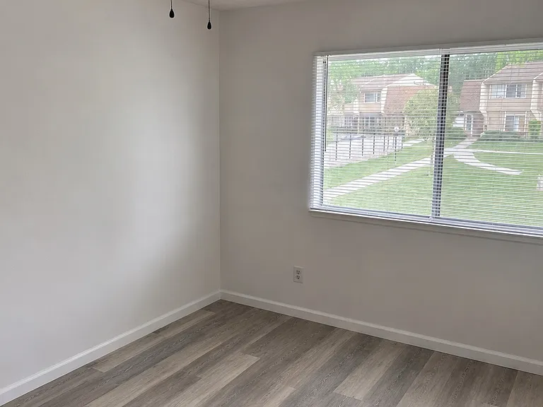 3485 Columbia Ave — Photo 6