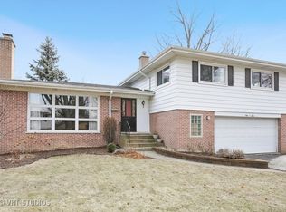 903 S Country Ln, Mount Prospect, IL 60056