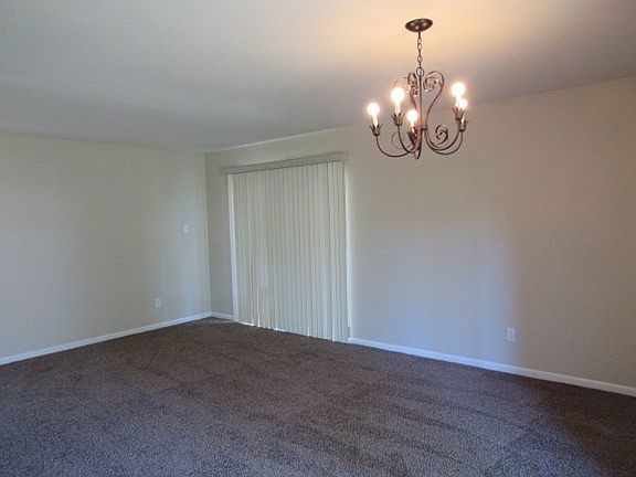 4th image of 1300 Pinehurst Dr