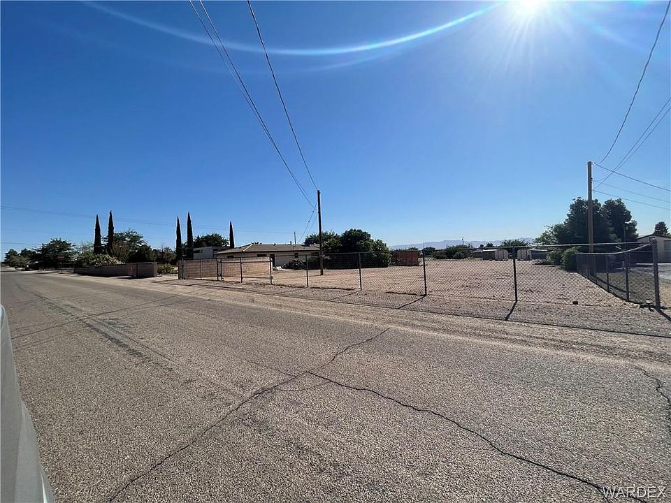 2nd image of 1650 E Sierra Vista Ave