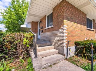 227 Stevenson Rd N, Oshawa, ON L1J 5M8