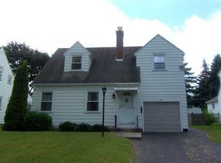 165 Colwick Rd, Gates, NY 14624