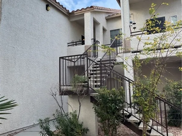 1830 N Buffalo Dr Unit 2052, Las Vegas, NV 89128
