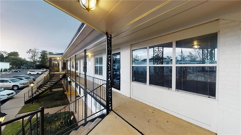 2 bed, 2.0 bath, 1024 sqft, $1,600 — Photo 2