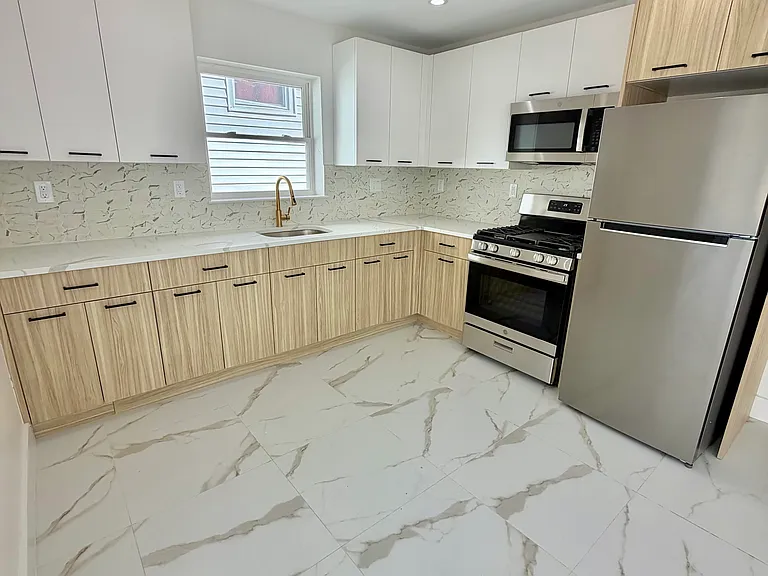 418 Avon Ave #3 — Photo 8