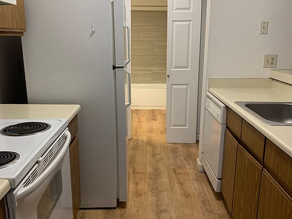 3rd image of 2575 S Syracuse Way APT E107