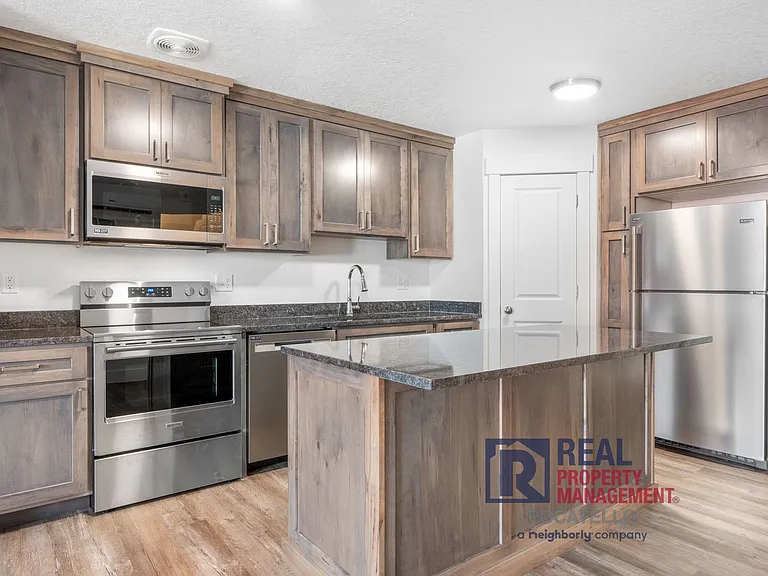 110 W Siphon Rd #10-BLD — Photo 2