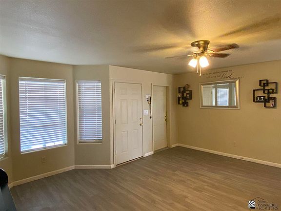 5th image of 1136 N 9th Ave