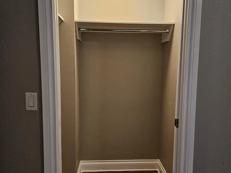 8111 Lakewood Main St — Photo 25