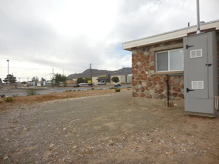 8316 Mercury St #B — Photo 16