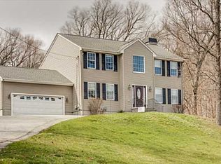 8 Canton Ct, Cranston, RI 02921