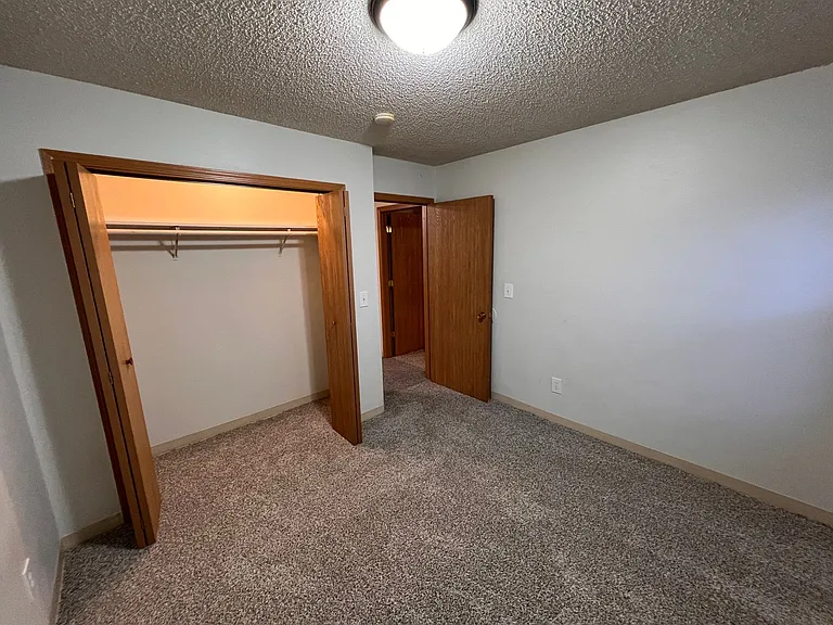 3 Bd Townhome — Photo 30