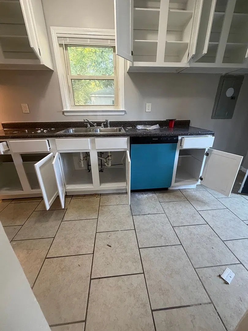 Welcome to 5068 Dianne Drive! — Photo 4