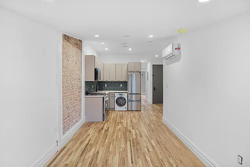 11 Revere Pl #4 Photo 1